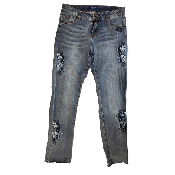 Girls Arizona Jeans Size 12.5 Plus Flower Embroidered Skinny Jeans - Picture 2 of 8
